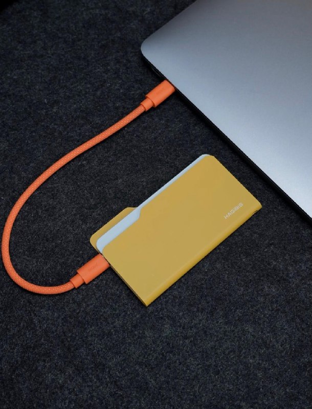 有趣的设计 Hagibis Folder SSD